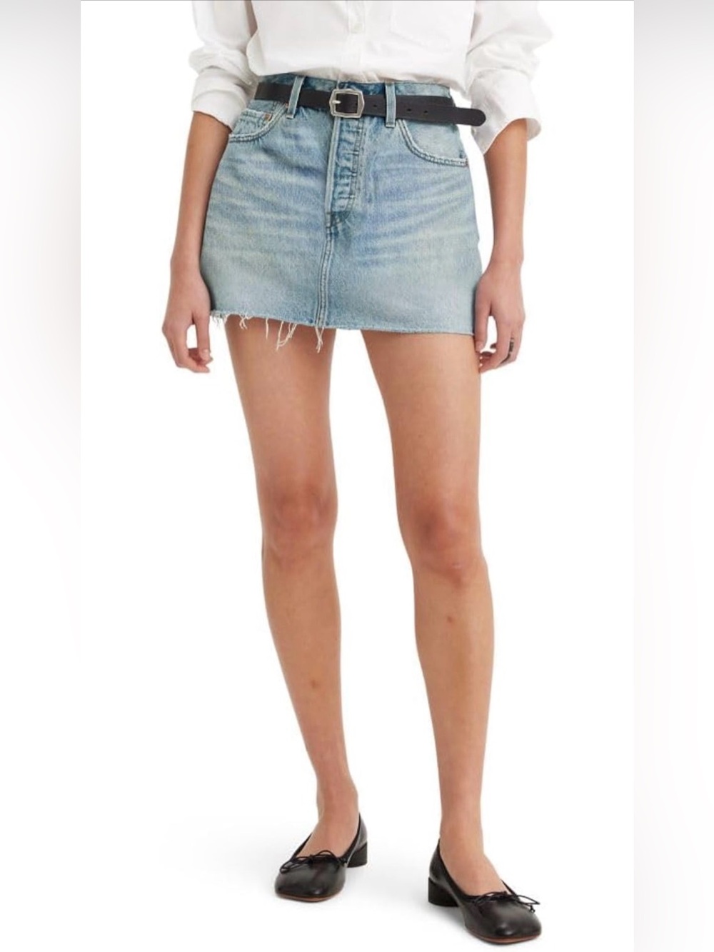*NWOT* Levi’s Icon Denim Mini Skirt in Light Wash with Raw Hem